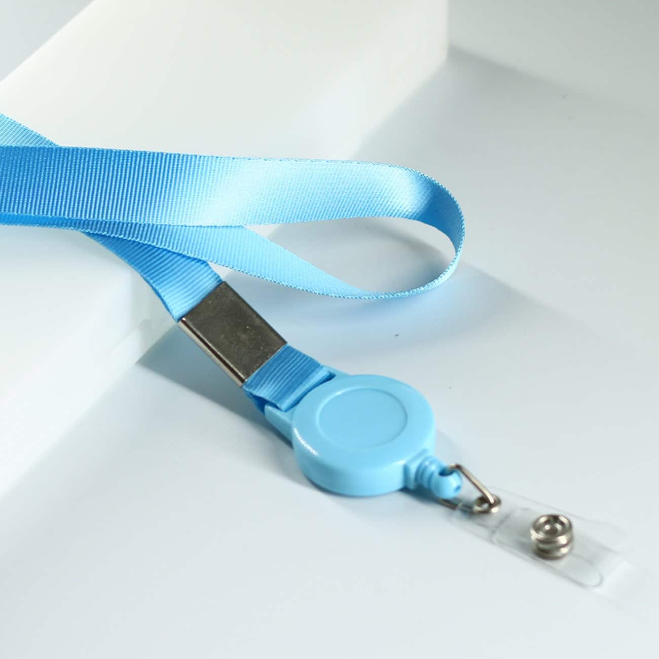 Ski pass tag with card case + light blue lanyard